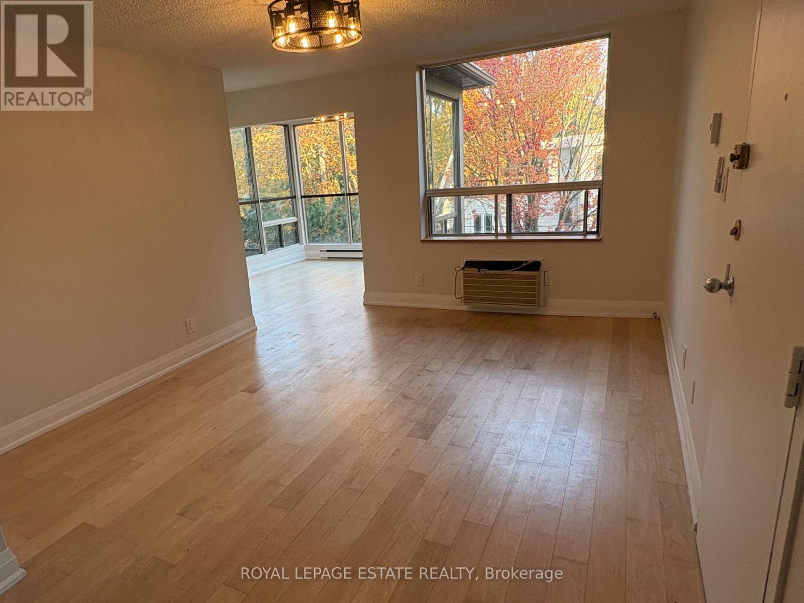 6 - 15 Violet Avenue, Toronto (The Beaches), Ontario  M4E 1A9 - Photo 4 - E14128968