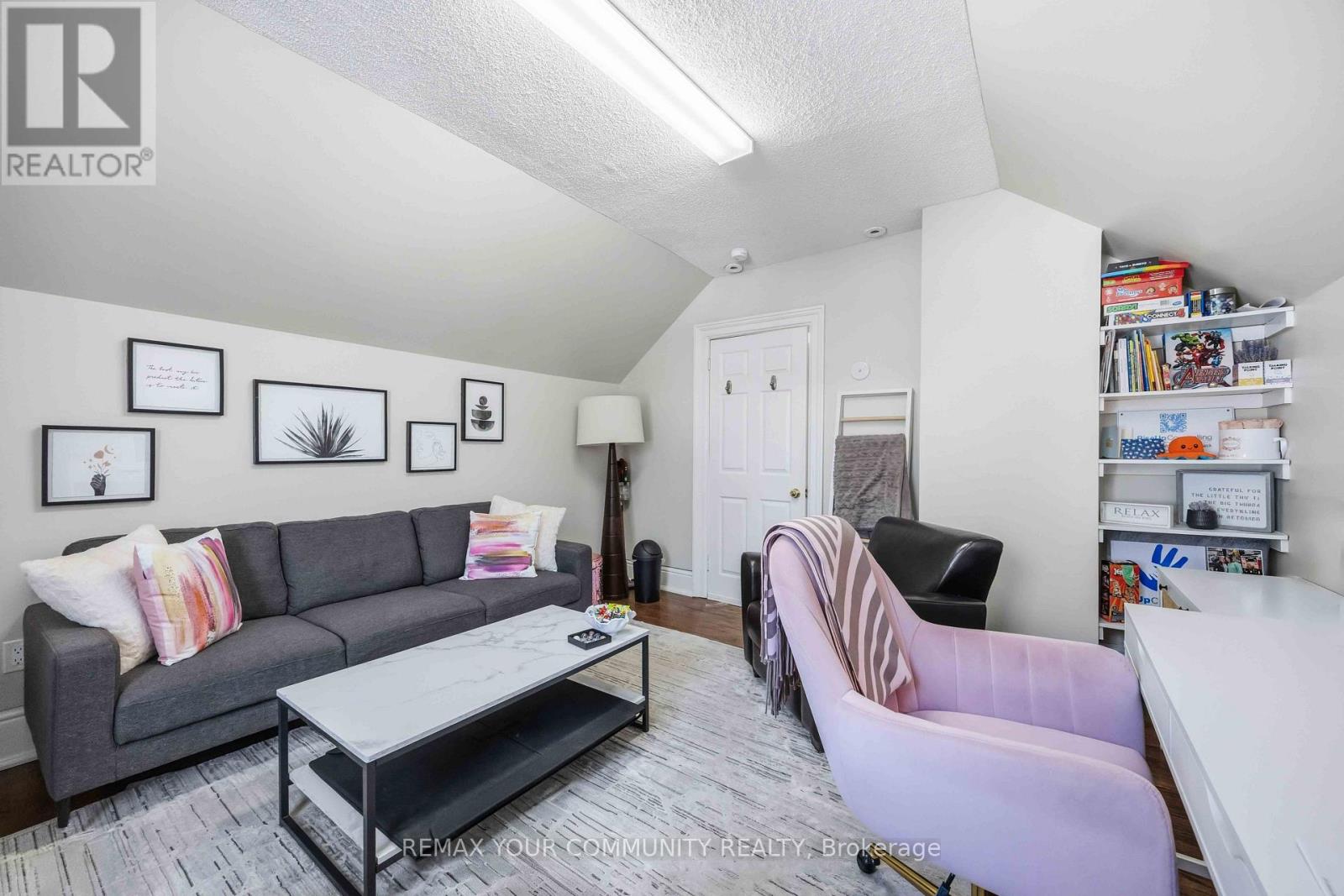 66 Centre Street, Vaughan (Uplands), Ontario  L4J 1E9 - Photo 2 - N14128844