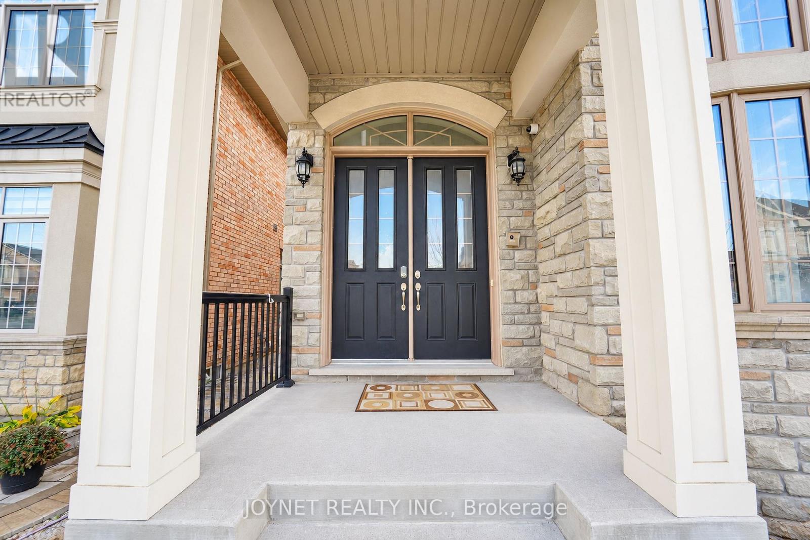 11 Moraine Hill Drive, Vaughan (Patterson), Ontario  L6A 0Z9 - Photo 3 - N14128890