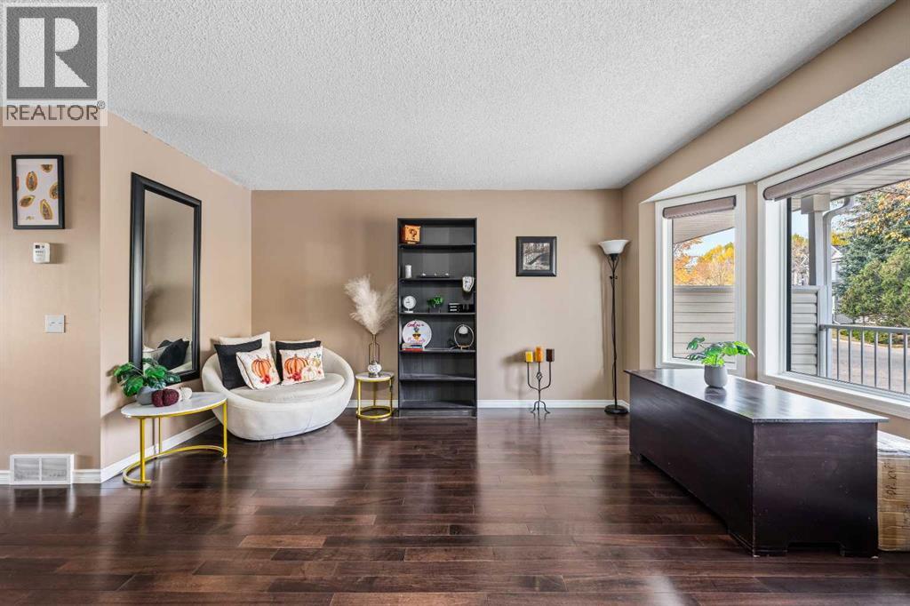 10 Martin Crossing Court NE, Calgary, Alberta  T3J 3P3 - Photo 8 - A2350448