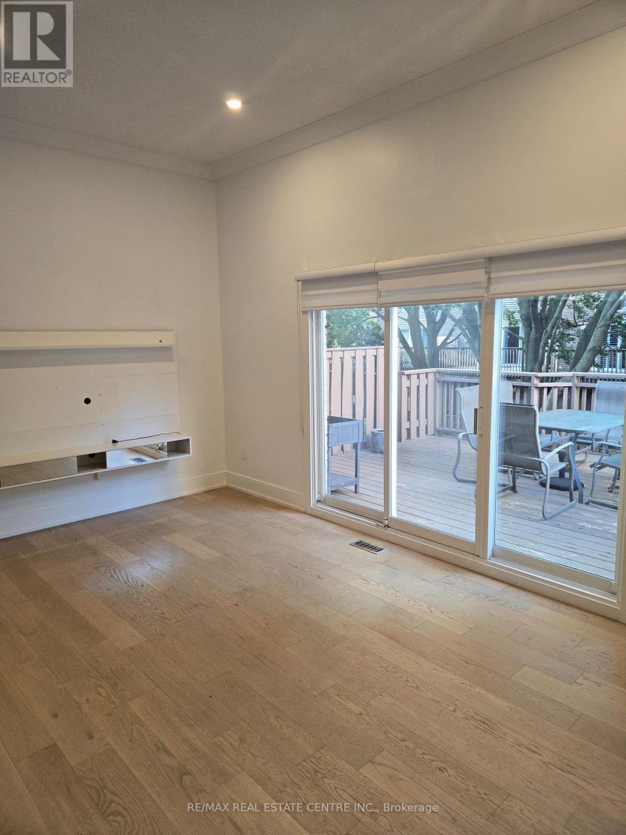 2274 Marine Drive, Oakville, Ontario  L6L 1C1 - Photo 6 - W14128880