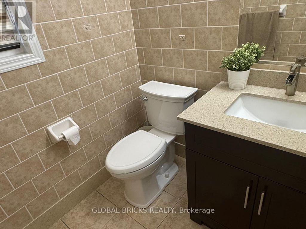 42 Bayhampton Drive, Brampton, Ontario  L6P 2S7 - Photo 11 - W14128940