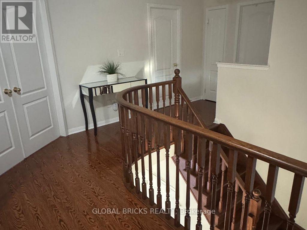 42 Bayhampton Drive, Brampton, Ontario  L6P 2S7 - Photo 3 - W14128940
