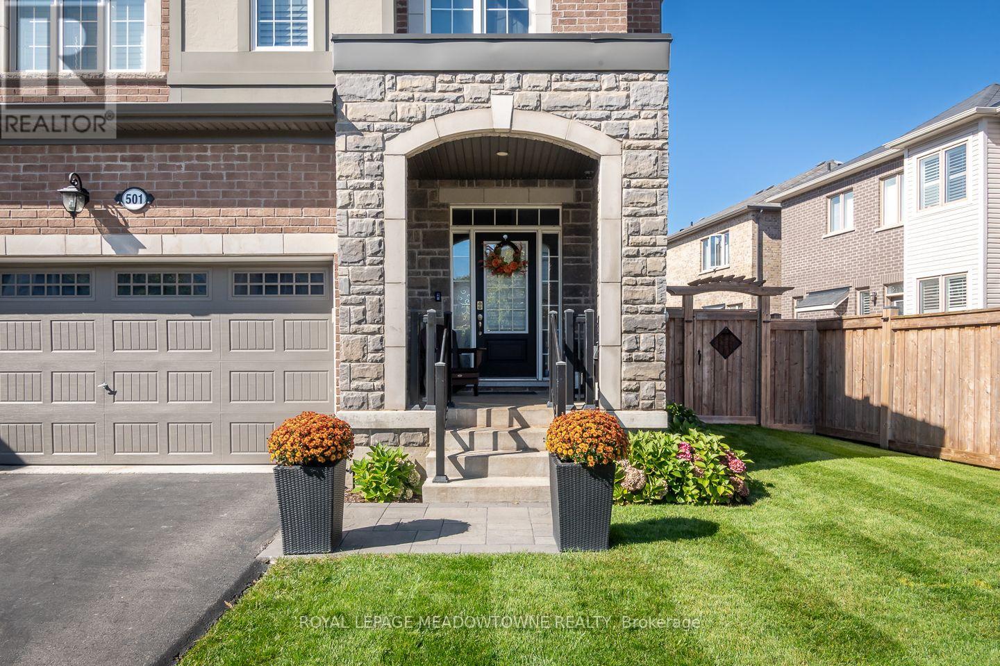 501 Juneberry Court, Milton, Ontario  L9E 1M7 - Photo 3 - W14128980