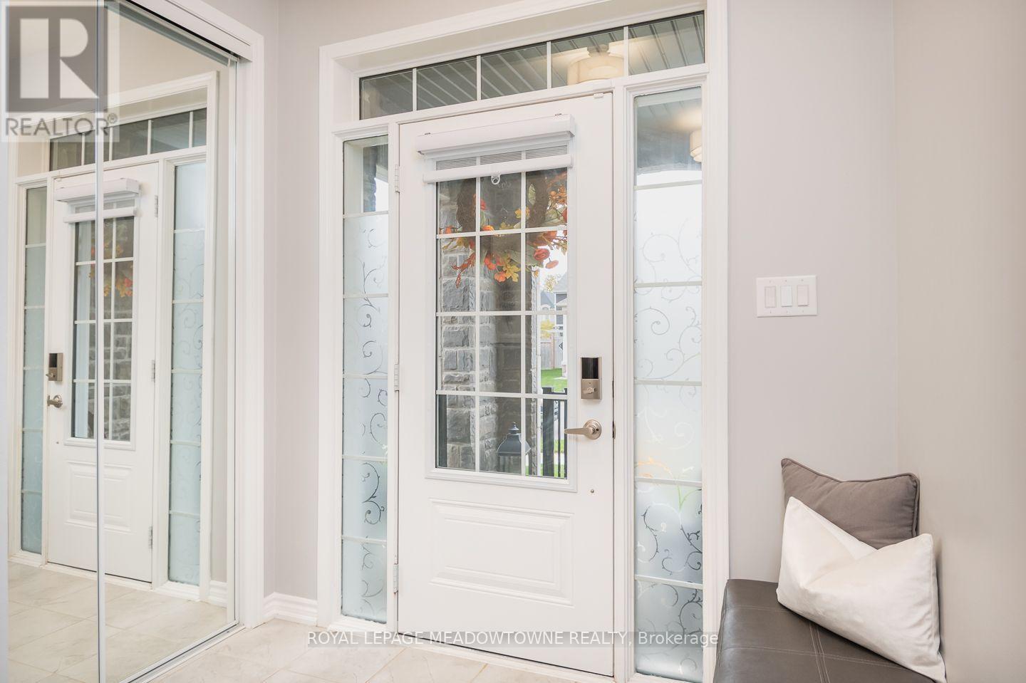 501 Juneberry Court, Milton, Ontario  L9E 1M7 - Photo 4 - W14128980