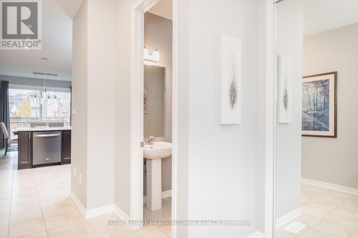 501 Juneberry Court, Milton, Ontario  L9E 1M7 - Photo 5 - W14128980