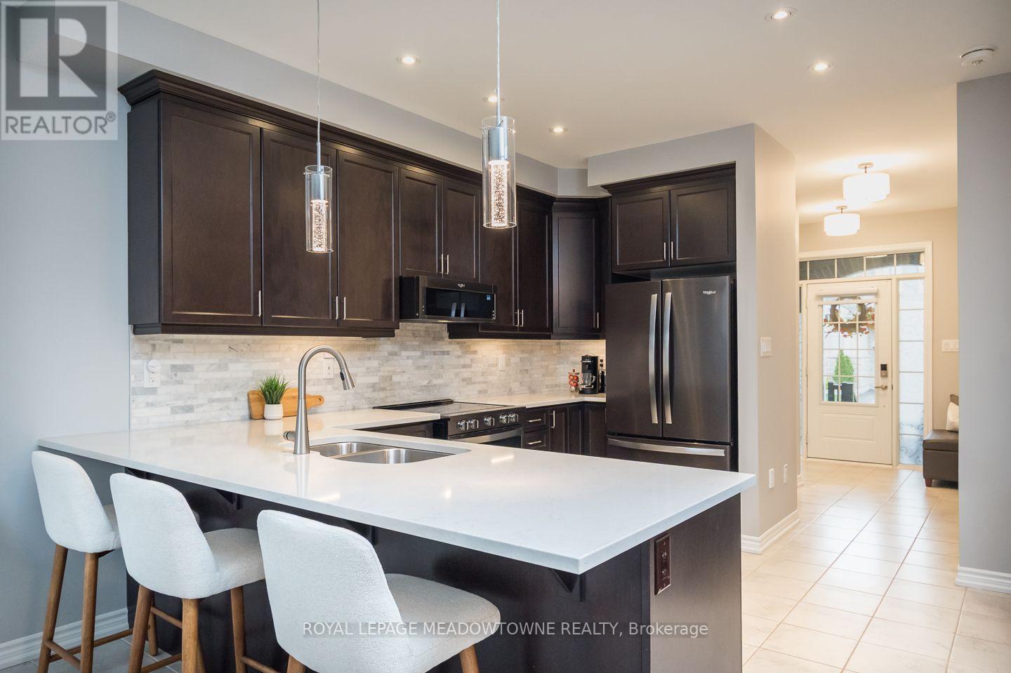 501 Juneberry Court, Milton, Ontario  L9E 1M7 - Photo 7 - W14128980