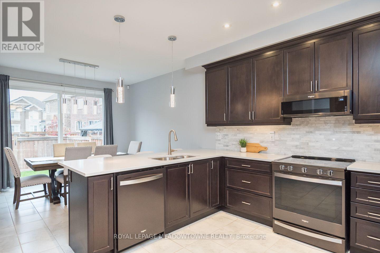 501 Juneberry Court, Milton, Ontario  L9E 1M7 - Photo 9 - W14128980
