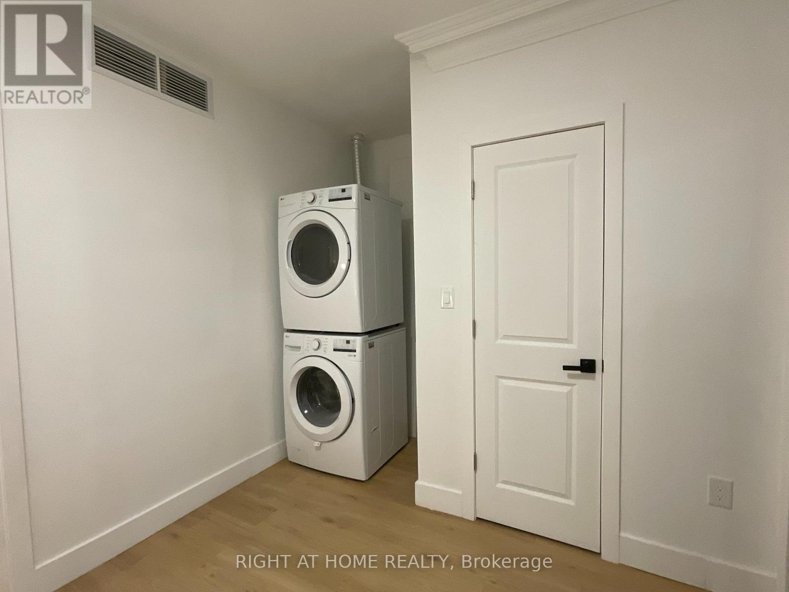 674 Manning Avenue, Toronto, Ontario  M6G 2W4 - Photo 17 - C14114462