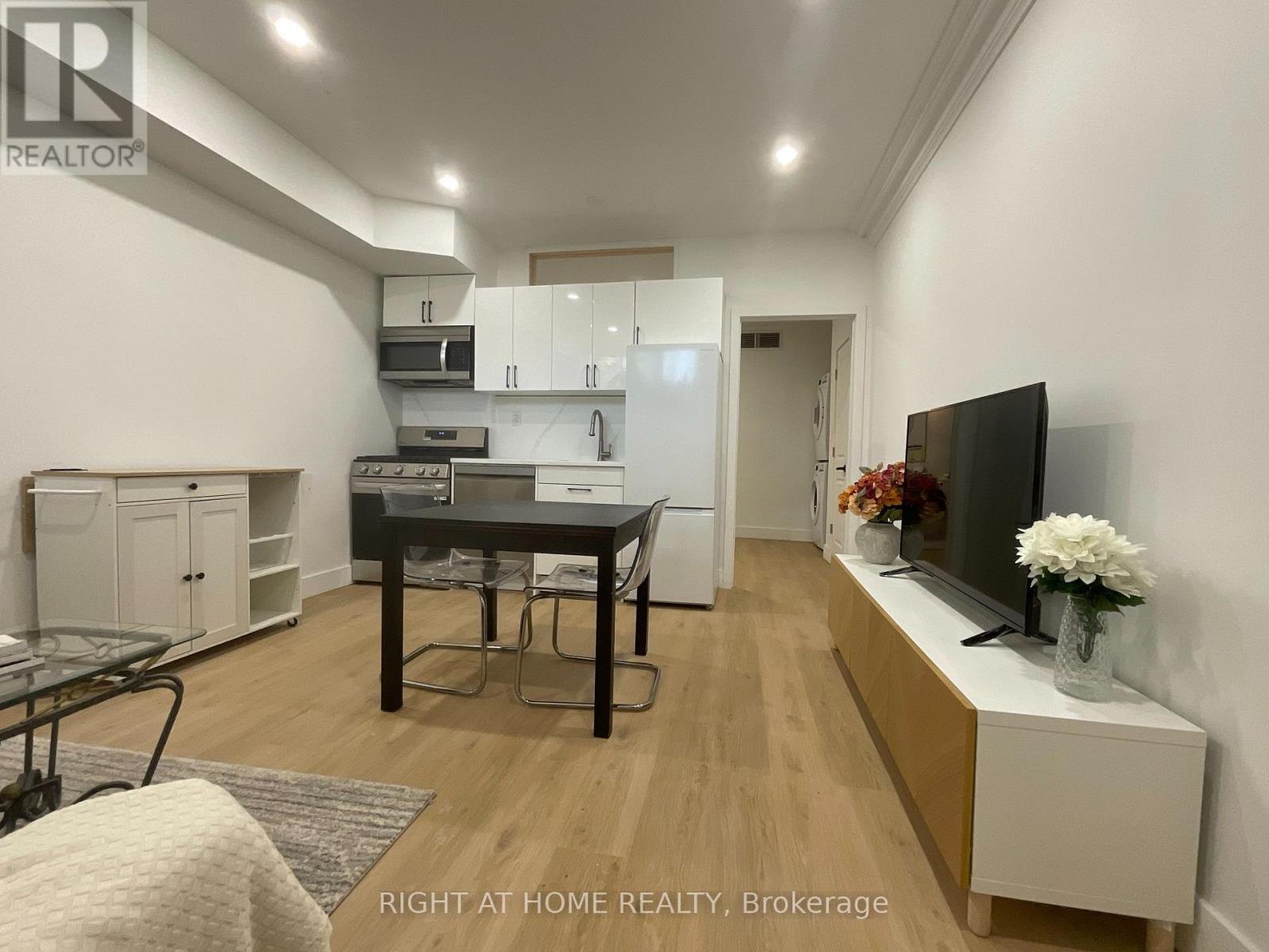 674 Manning Avenue, Toronto, Ontario  M6G 2W4 - Photo 10 - C14114462