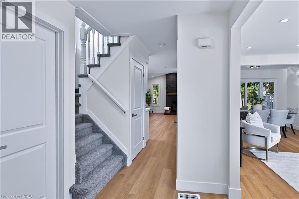 16 Macmillan Street, Caledonia, Ontario  N3W 1A1 - Photo 5 - 40874940