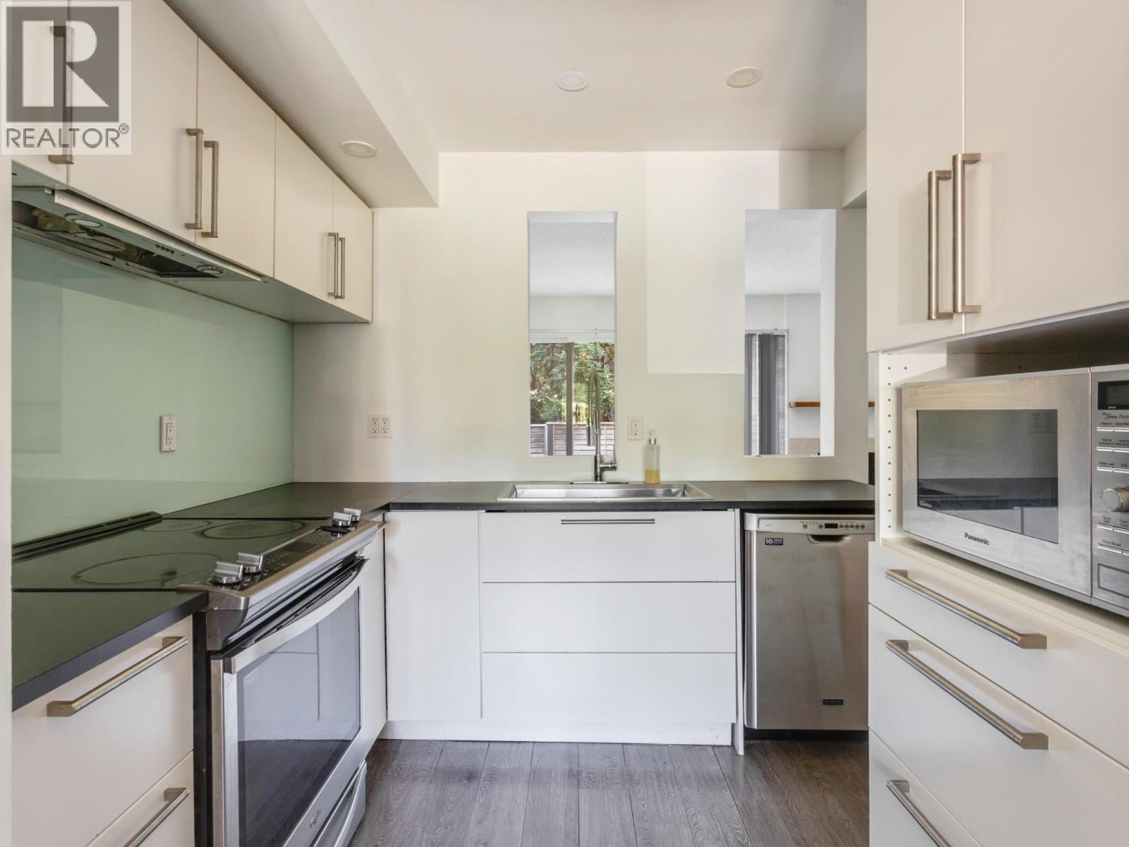 65 1930 CEDAR VILLAGE CRESCENT