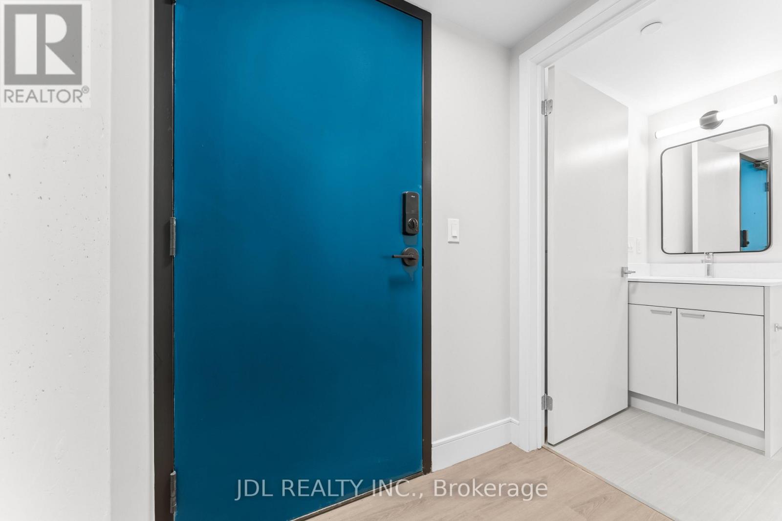 501 - 140 D'arcy Street, Toronto, Ontario  M5T 0G5 - Photo 19 - C14129002