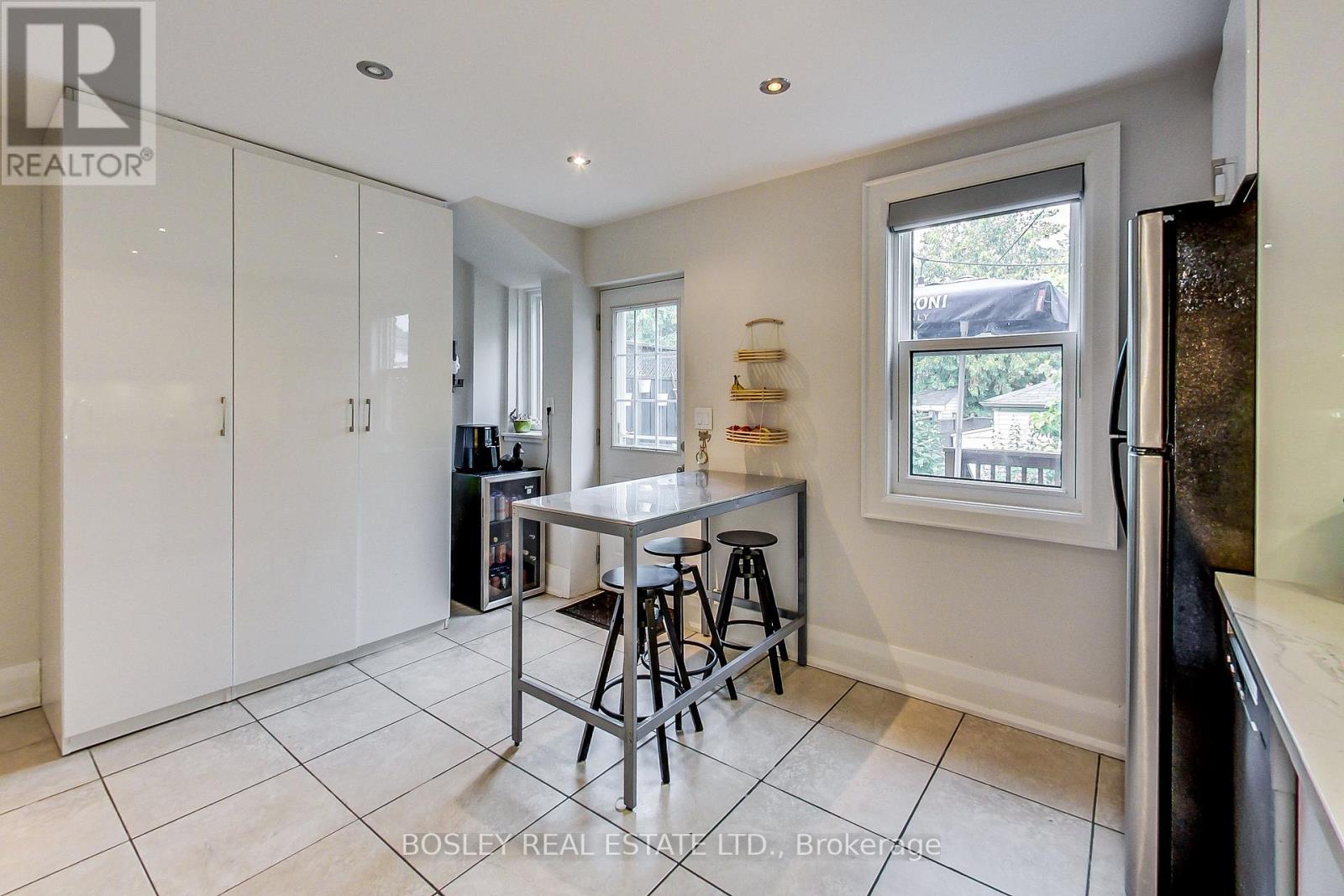 55 Billings Avenue, Toronto, Ontario  M4L 2S3 - Photo 9 - E14129004