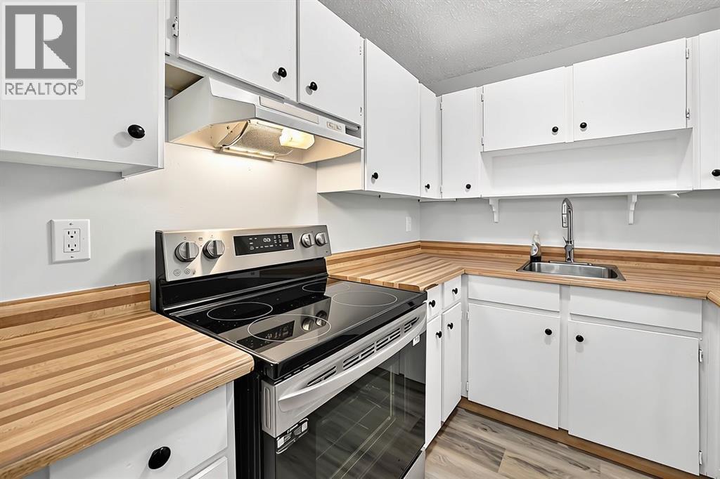 2467, 70 Glamis Drive SW, Calgary, Alberta  T3E 6T6 - Photo 10 - A2355203