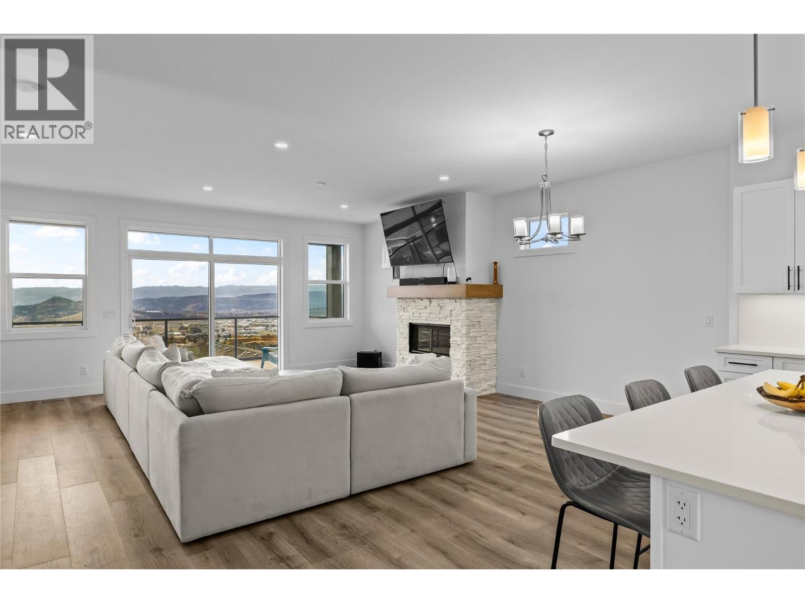 1556 Tower Ranch Drive, Kelowna, British Columbia  V1P 1T8 - Photo 7 - 10404682