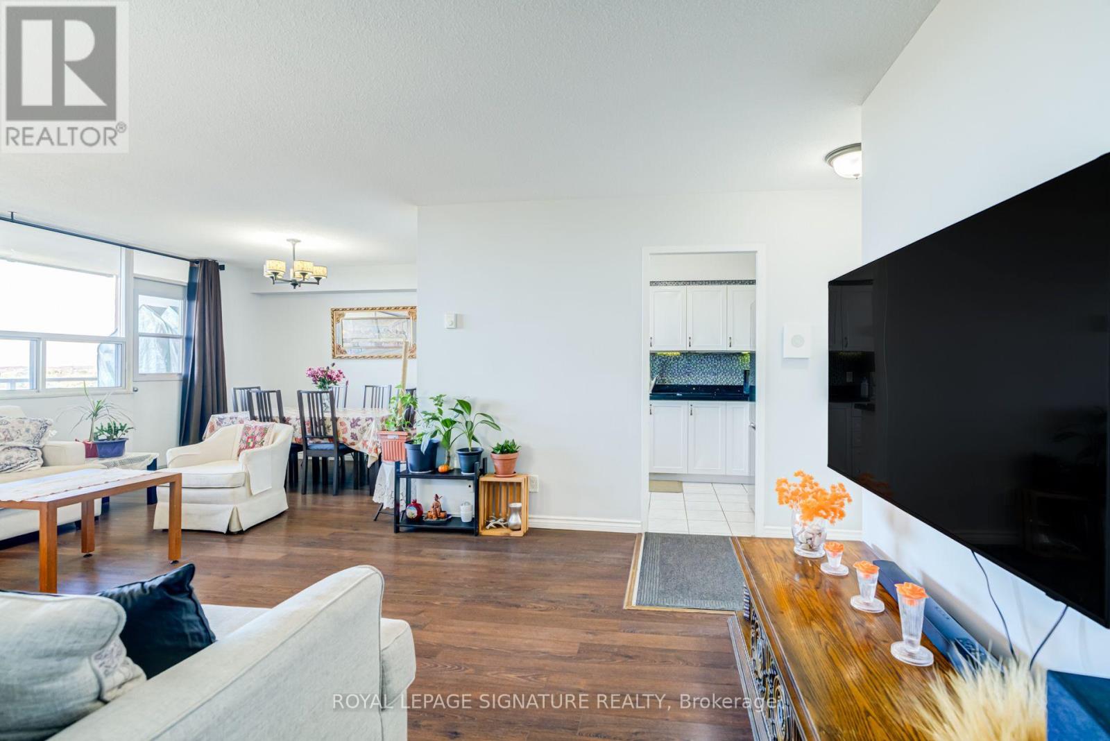 812 - 2550 Pharmacy Avenue, Toronto, Ontario  M1W 1H9 - Photo 5 - E14128976