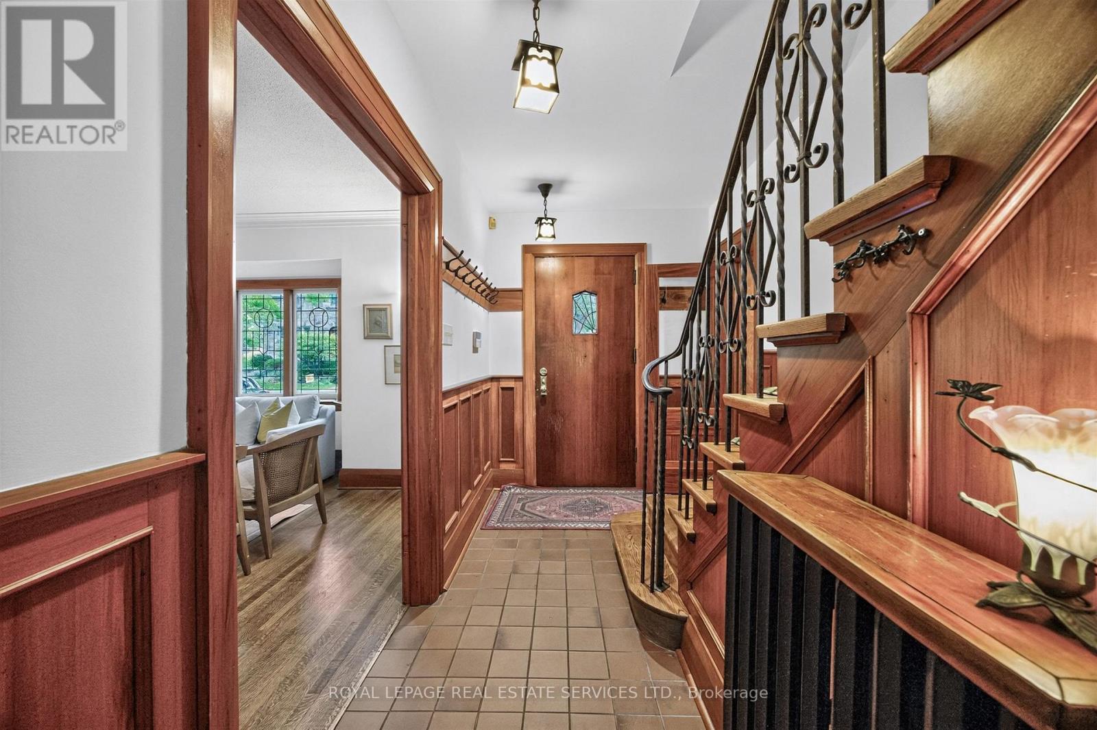 27 Verbena Avenue, Toronto, Ontario  M6S 1E6 - Photo 11 - W14129042