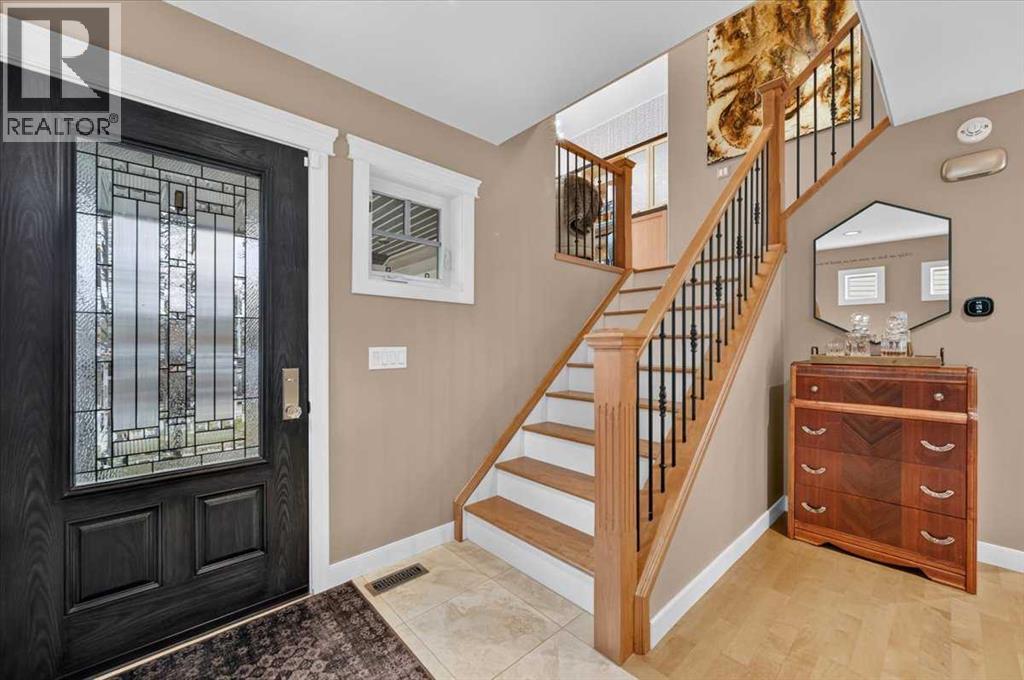20 Hidden Valley Gardens NW, Calgary, Alberta  T3A 5X3 - Photo 7 - A2354330