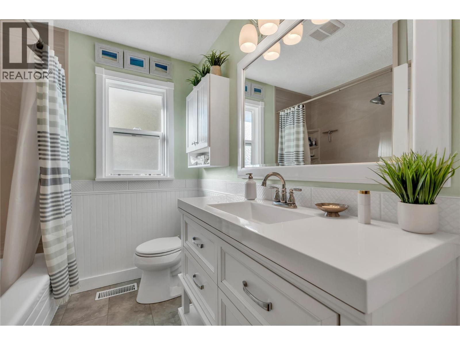 1005 West Bench Drive, Penticton, British Columbia  V2A 8Y4 - Photo 36 - 10404535