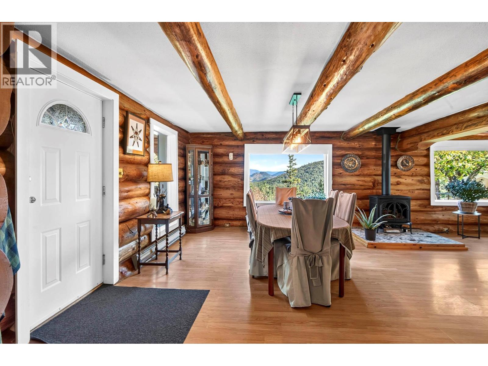 5300 Blundell Place, Kamloops, British Columbia  V2C 6C8 - Photo 3 - 10403328
