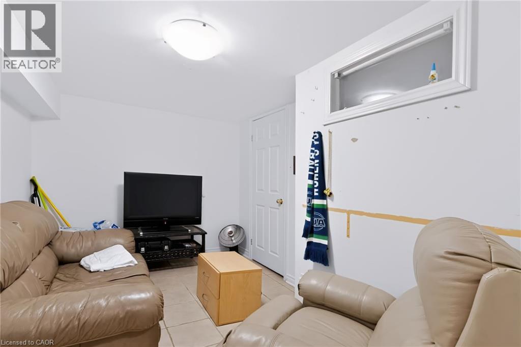 23 Forsyth Avenue S, Hamilton, Ontario L8S 2A4 - Photo 24 - 40872037