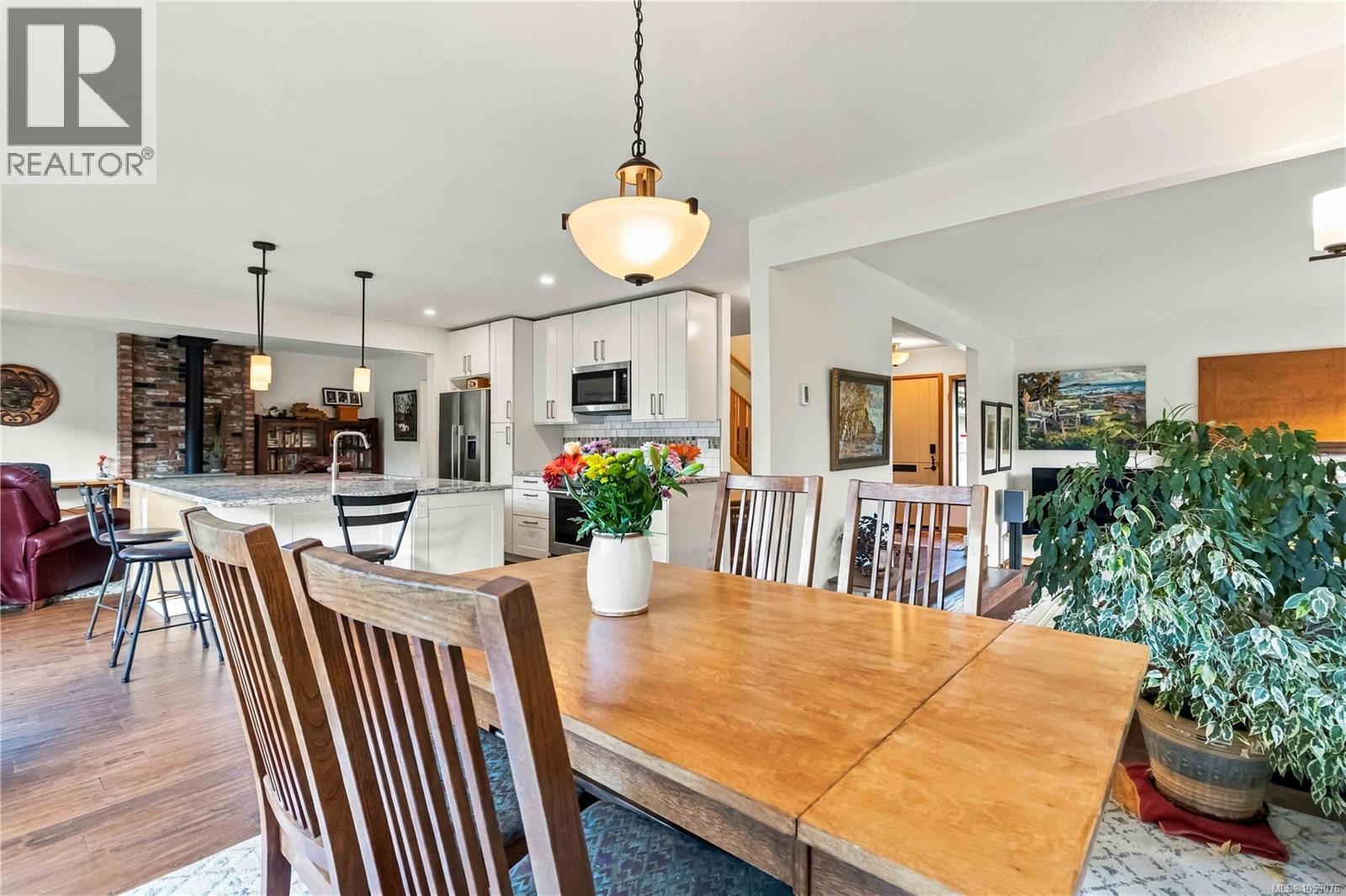 3818 Beachview Pl