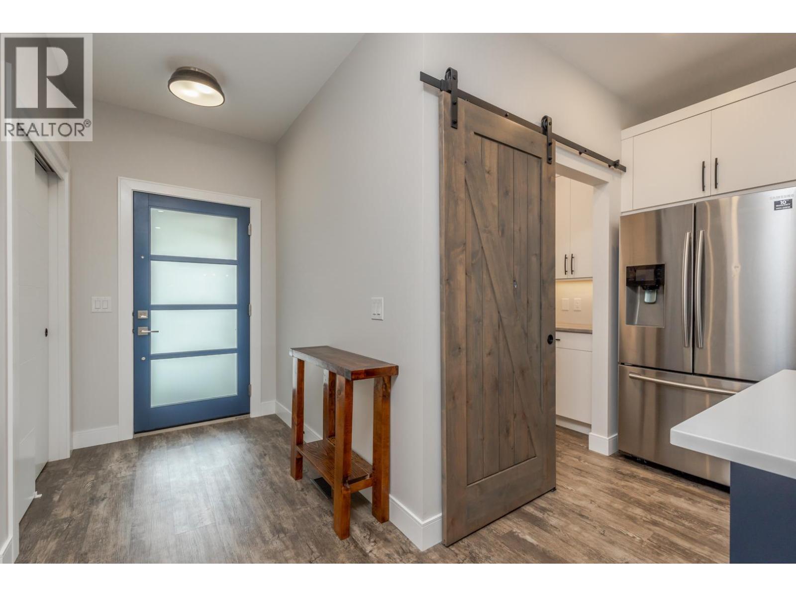 1820 Blue Bunch Court, Kelowna, British Columbia  V1V 0C6 - Photo 3 - 10404834