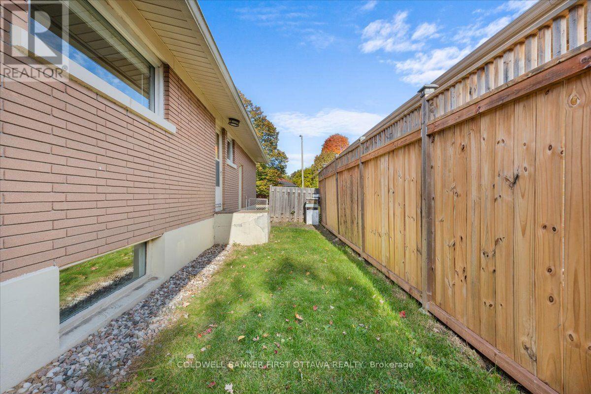 703 Windermere Avenue, Ottawa, Ontario  K2A 2X1 - Photo 39 - X14128908