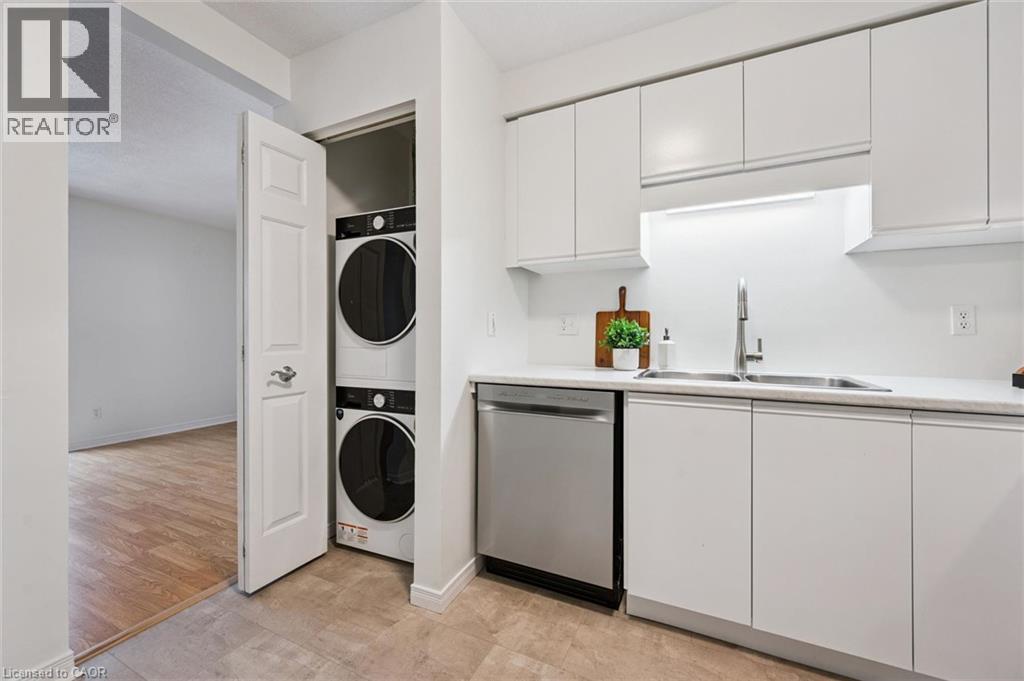 325 Northlake Drive Unit# 11, Waterloo, Ontario  N2V 1Z1 - Photo 6 - 40874000
