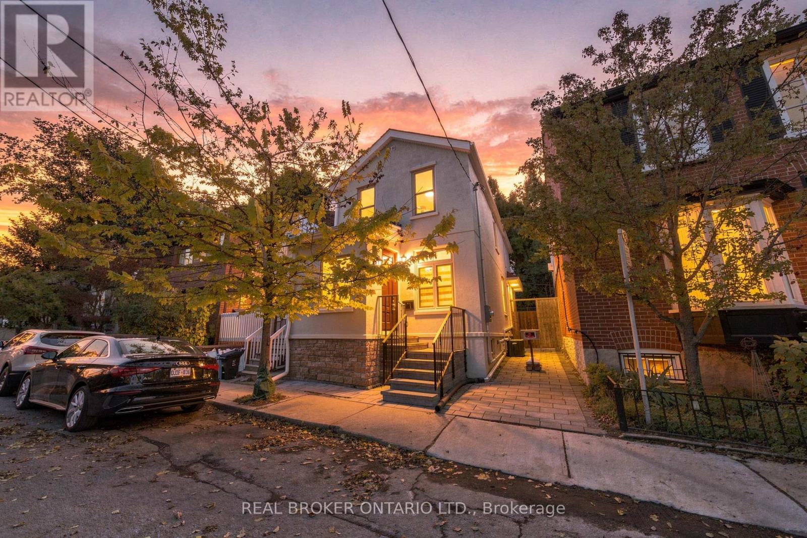 26 Bishop Street, Toronto, Ontario  M5R 1N2 - Photo 2 - C14129164