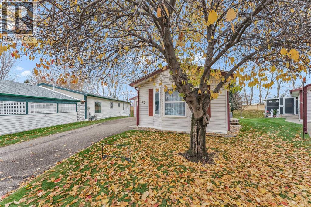 32, 1600 Strachan Road SE