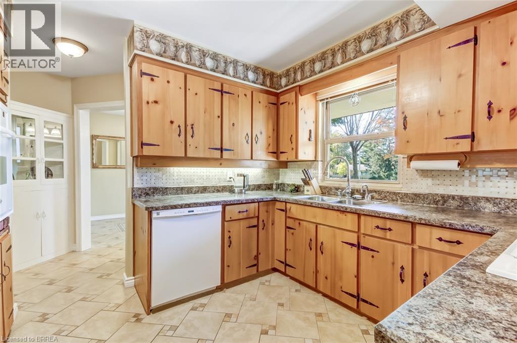 28 Tutela Heights Road, Brantford, Ontario  N3T 1A1 - Photo 5 - 40872763