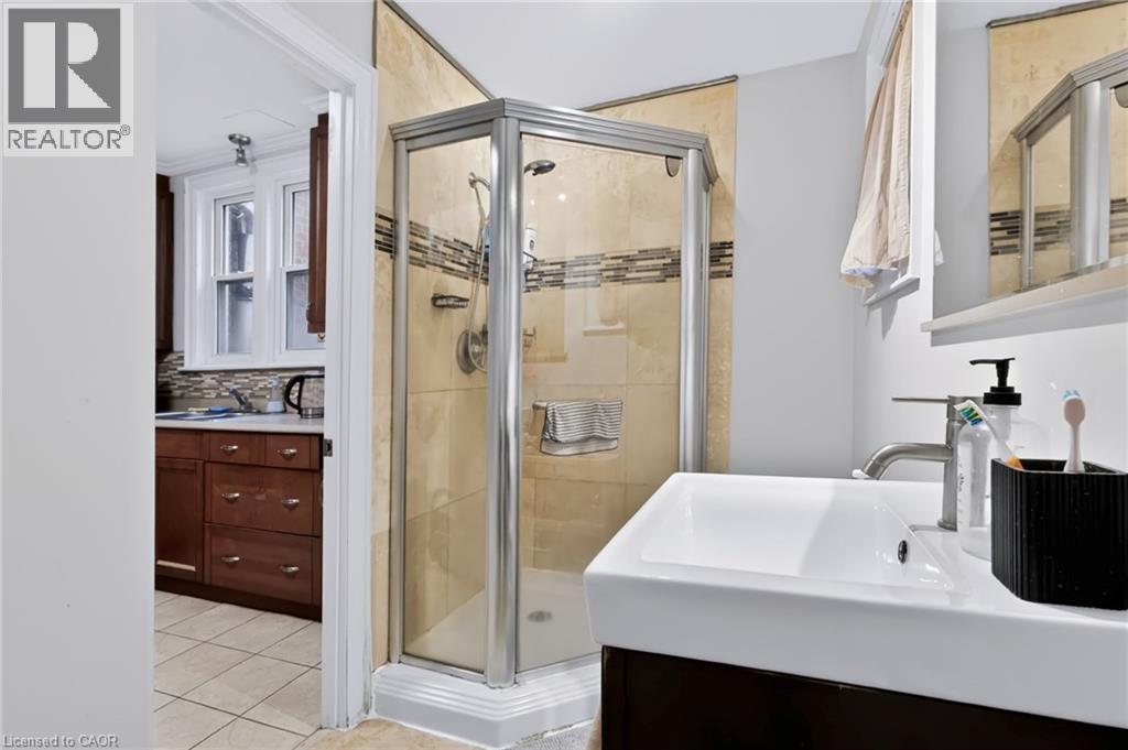 27 Forsyth Avenue S, Hamilton, Ontario L8S 2A4 - Photo 16 - 40872053