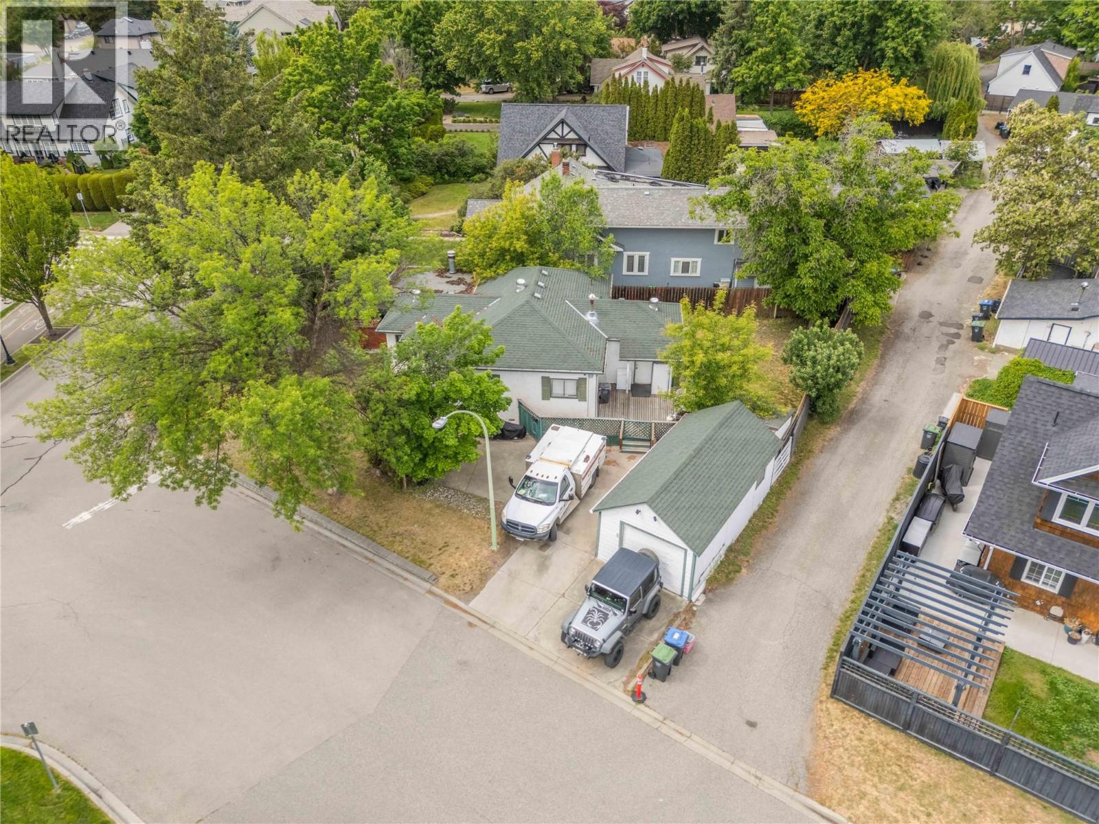 1967 Abbott Street, Kelowna, British Columbia  V1Y 1B8 - Photo 3 - 10397255