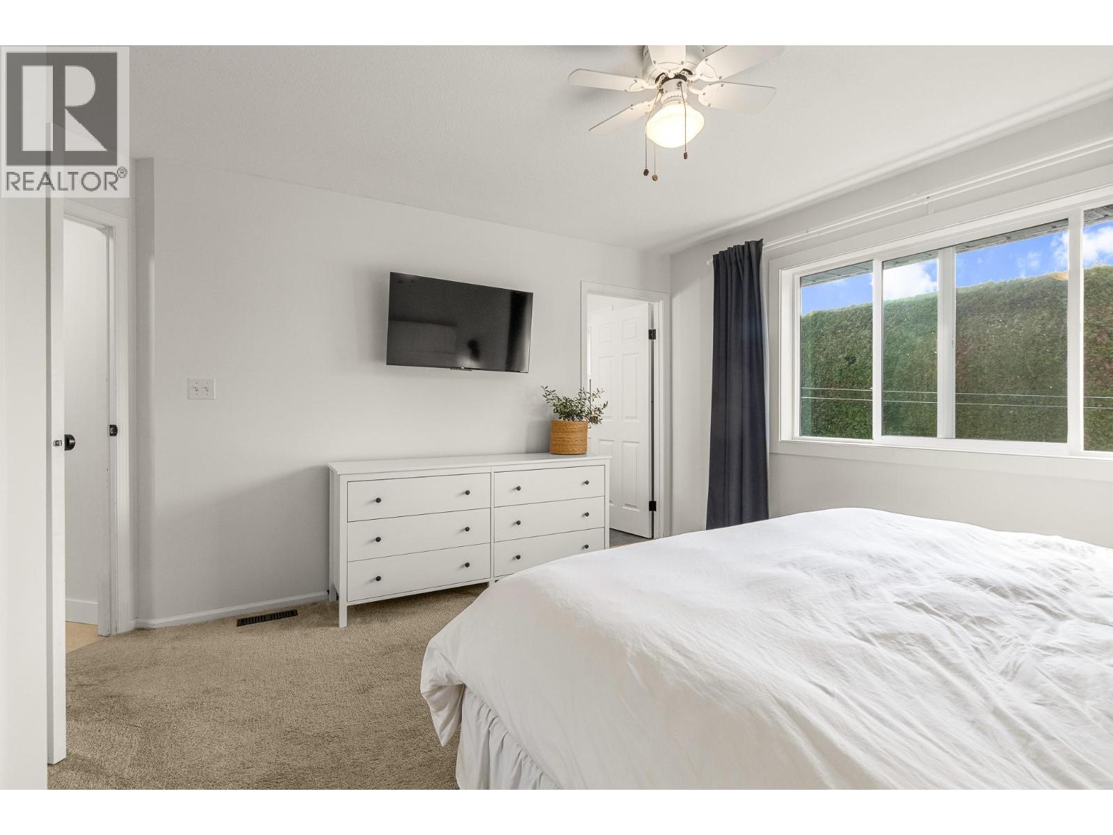 611 25 Street SE, Salmon Arm, British Columbia  V1E 1C8 - Photo 28 - 10404703