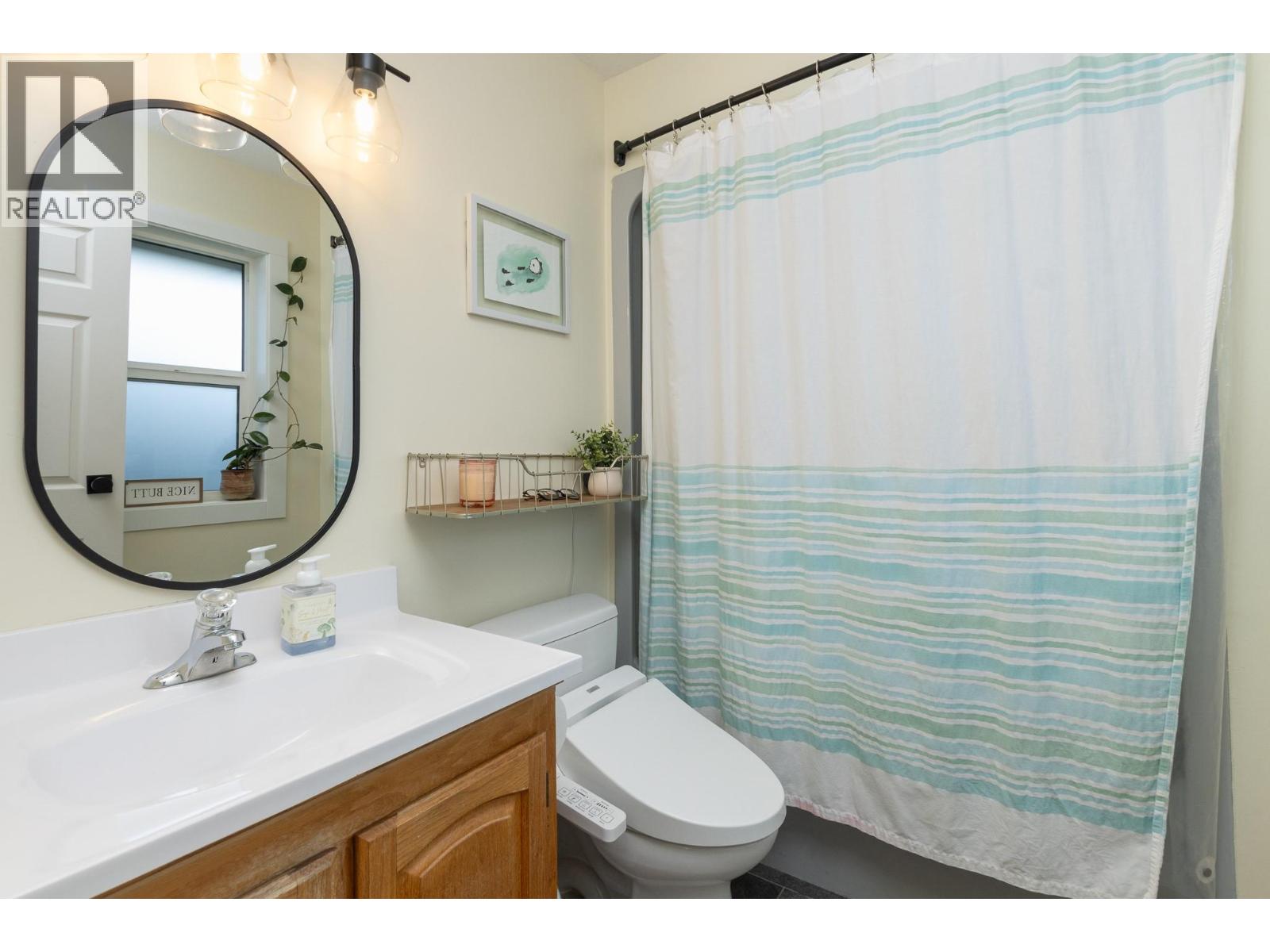 611 25 Street SE, Salmon Arm, British Columbia  V1E 1C8 - Photo 29 - 10404703