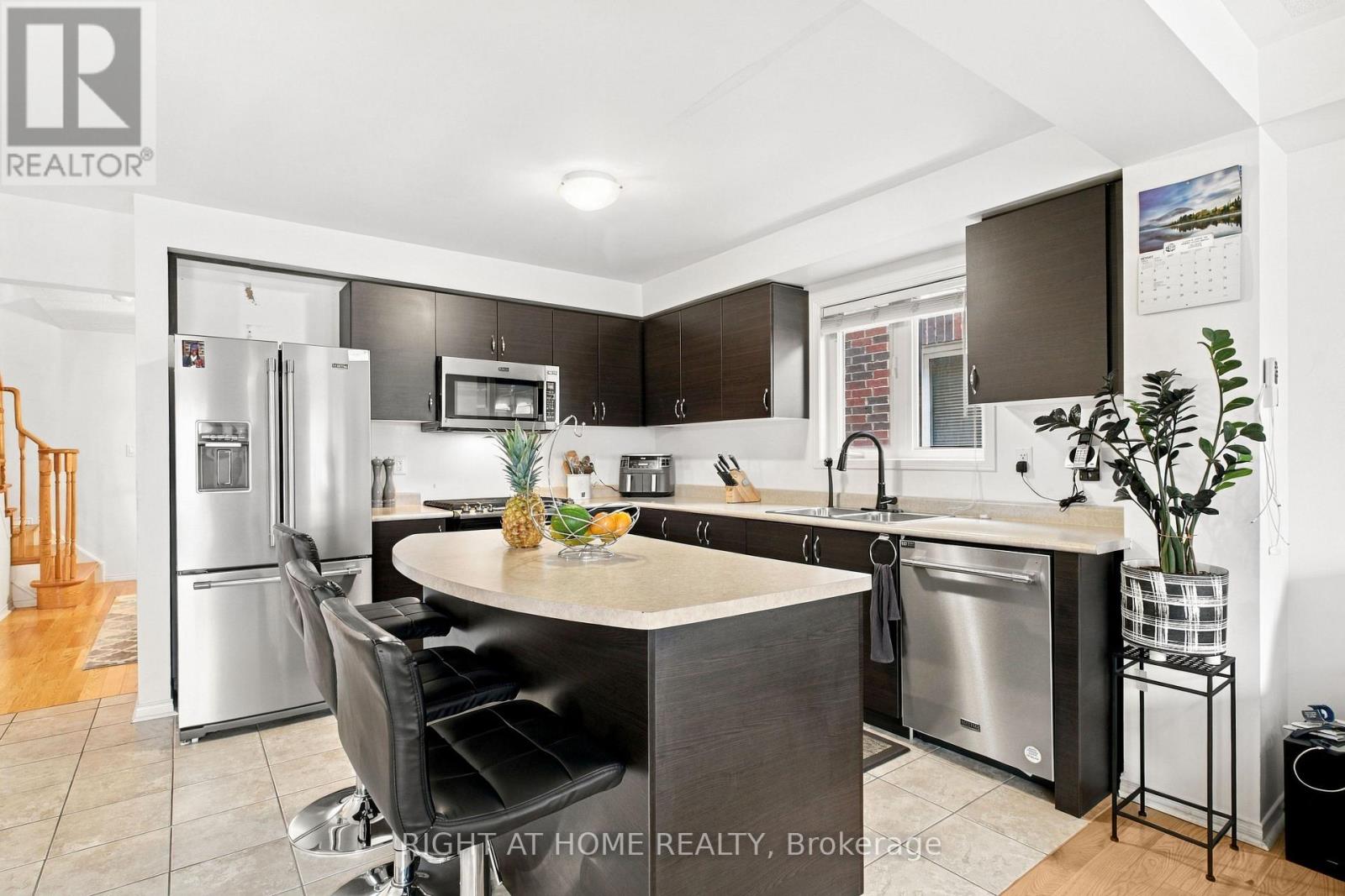 33 Russel Drive, Bradford West Gwillimbury (Bradford), Ontario  L3Z 3B9 - Photo 11 - N14129204