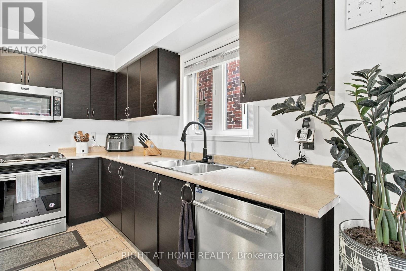 33 Russel Drive, Bradford West Gwillimbury (Bradford), Ontario  L3Z 3B9 - Photo 13 - N14129204