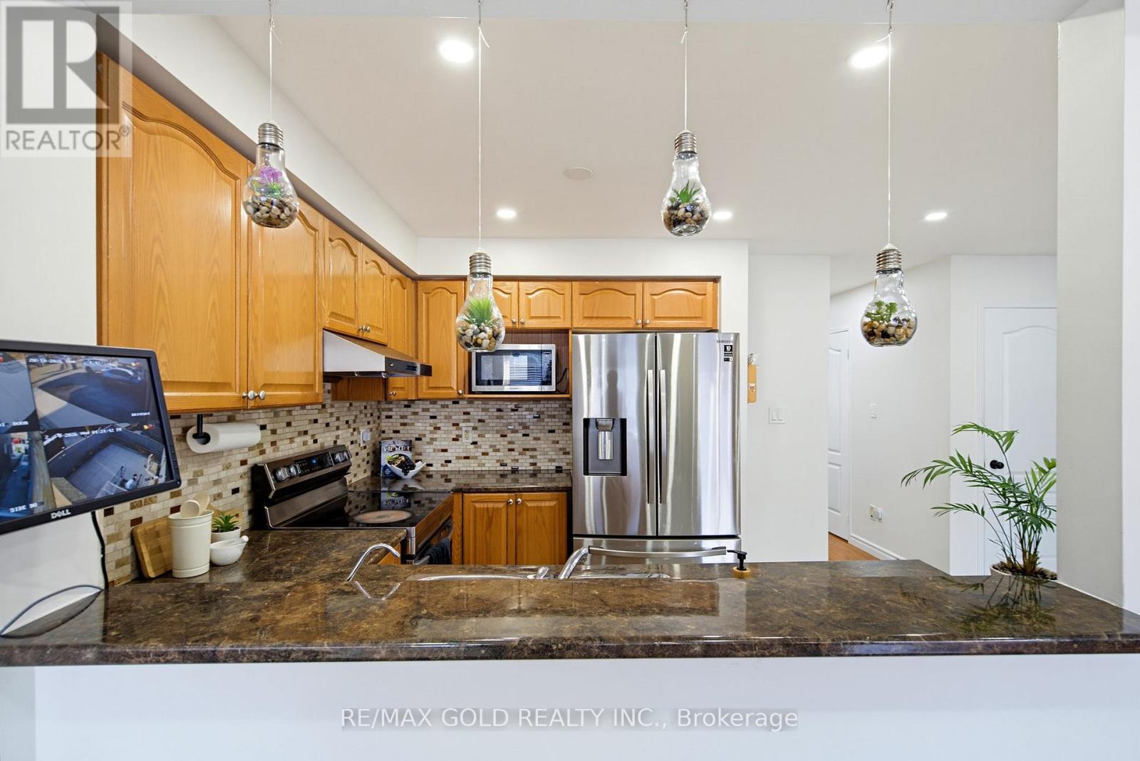 34 Cottongrass Lane, Brampton, Ontario  L6R 3B2 - Photo 9 - W14129230