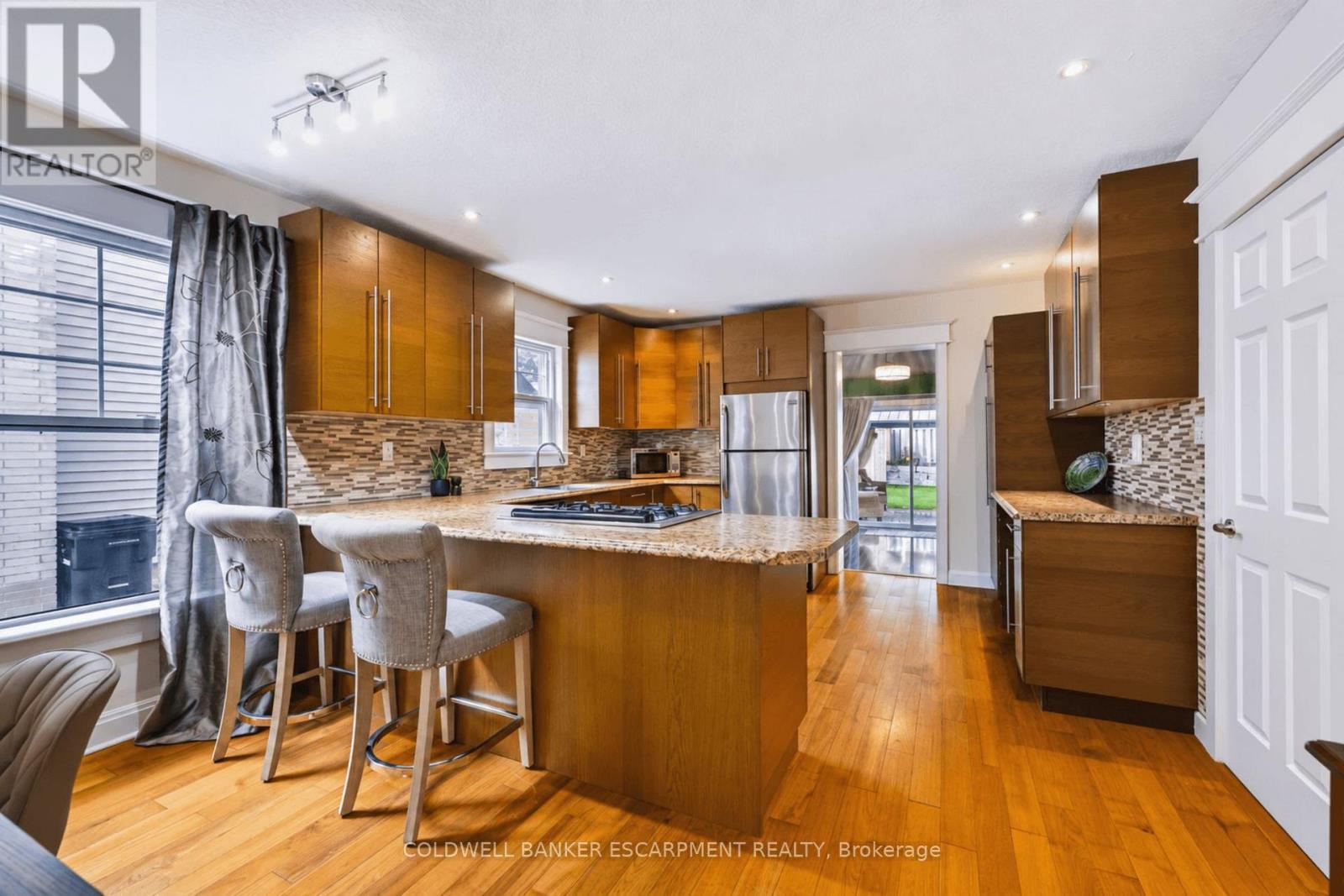18 Lowrey Avenue N, Cambridge, Ontario  N1R 5A2 - Photo 6 - X14129142