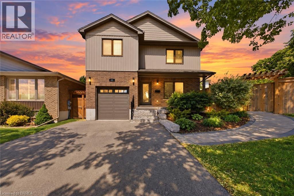 21 SANDY Row, Brantford, Ontario