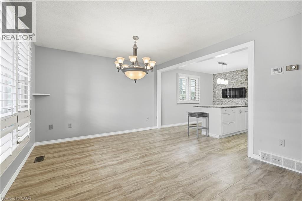 7814 Donlee Drive, Niagara Falls, Ontario  L2H 2N5 - Photo 2 - 40868127