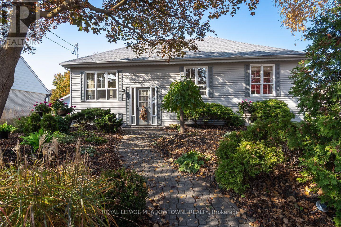 81 Miles Street, Milton, Ontario  L9T 1E7 - Photo 2 - W14127756