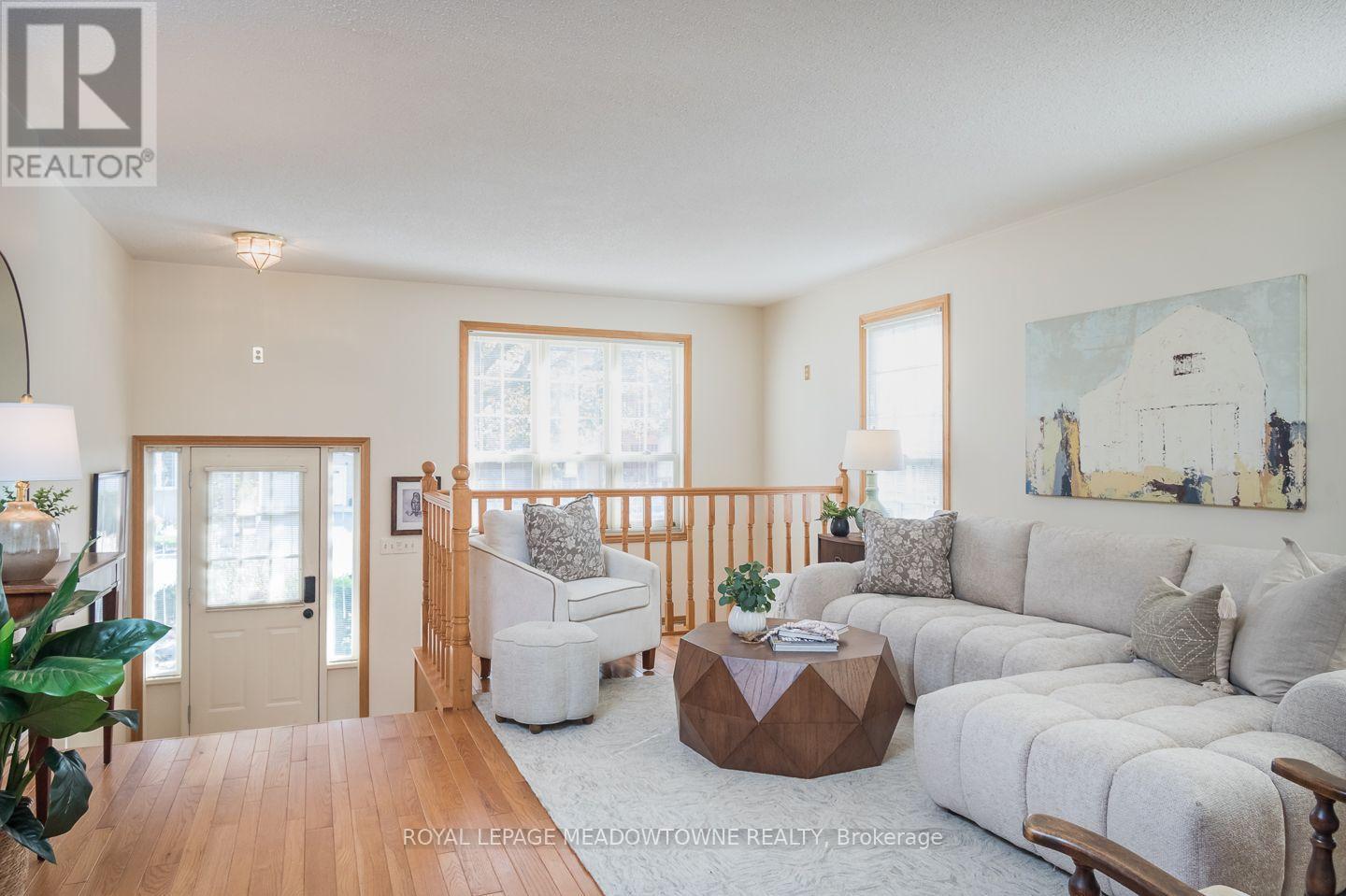 81 Miles Street, Milton, Ontario  L9T 1E7 - Photo 4 - W14127756