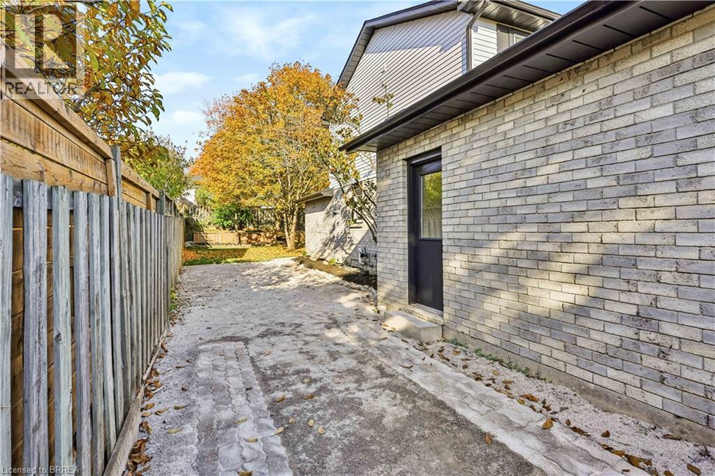 16 Macmillan Street, Caledonia, Ontario  N3W 1A1 - Photo 38 - 40874940