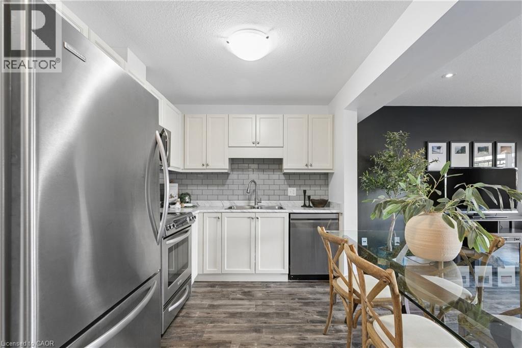 42 Renfrew Street, Kitchener, Ontario  N2R 0G5 - Photo 4 - 40872319