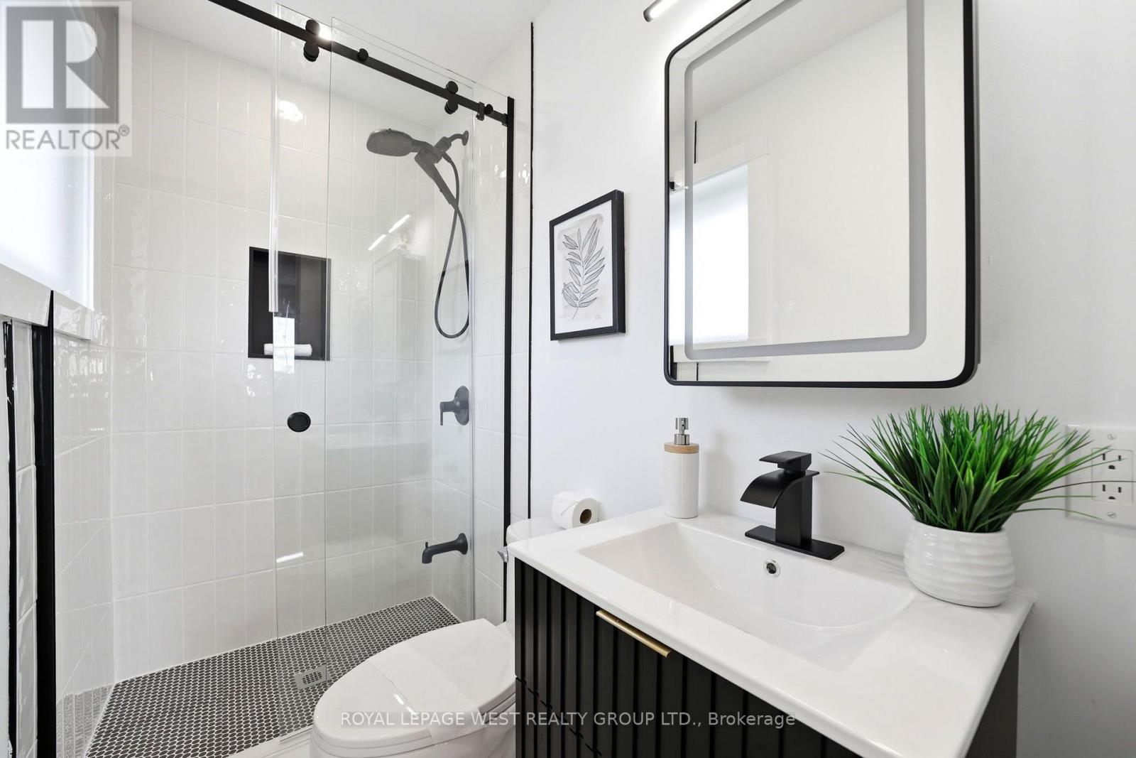 33 Tapley Drive, Toronto, Ontario  M9R 3P2 - Photo 9 - W14129306