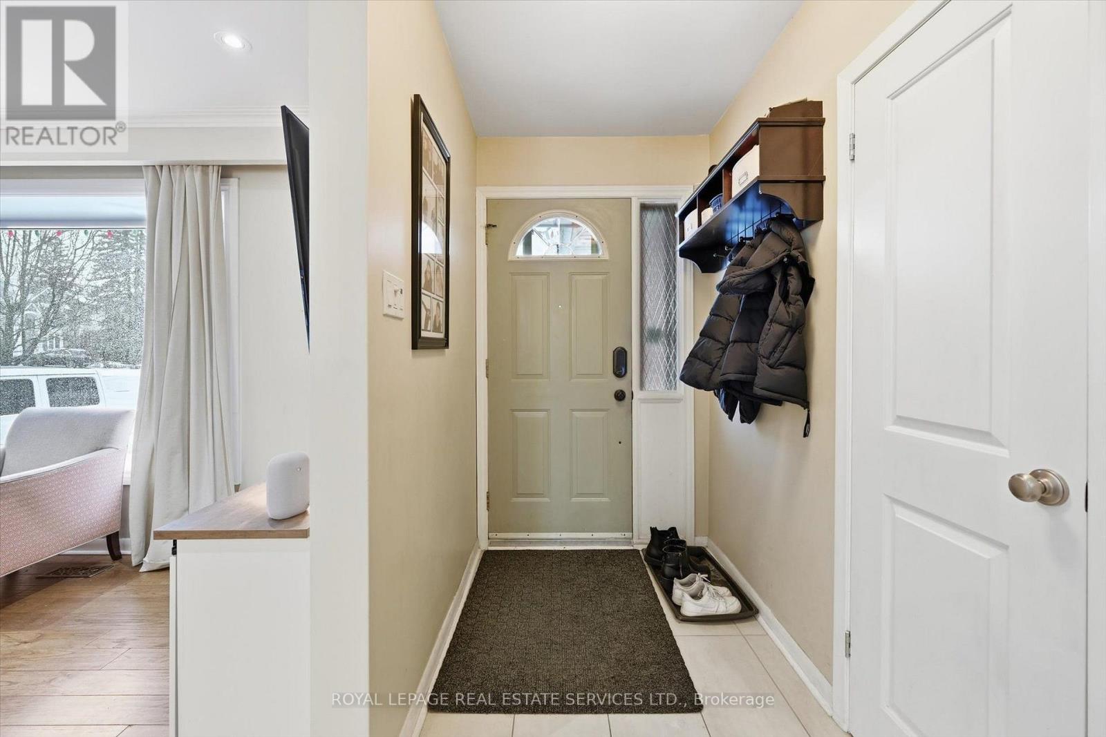 464 Tower Drive, Oakville, Ontario  L6L 4R3 - Photo 2 - W14129318