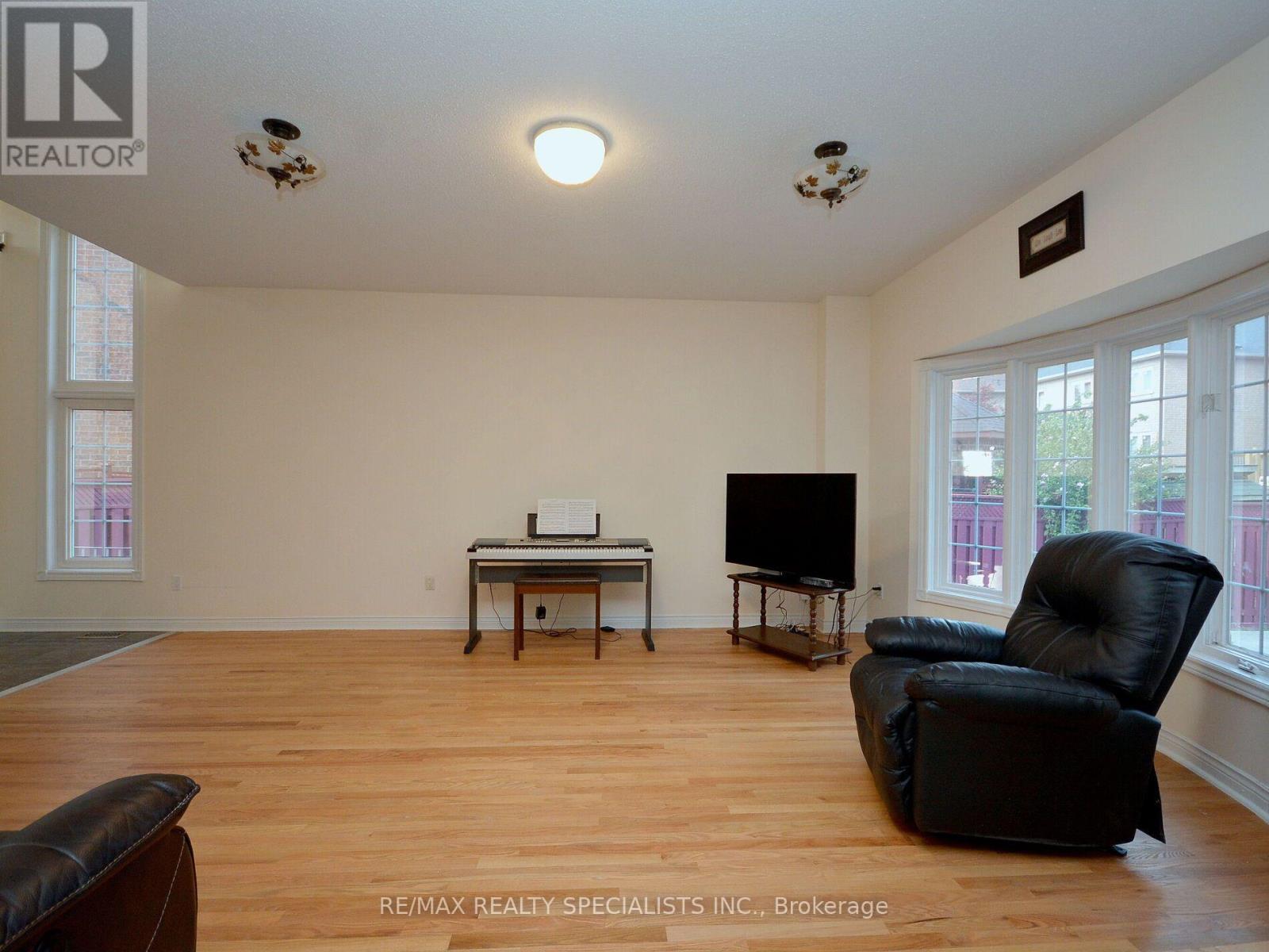 405 Bristol Road E, Mississauga, Ontario  L4Z 3V6 - Photo 7 - W14129322